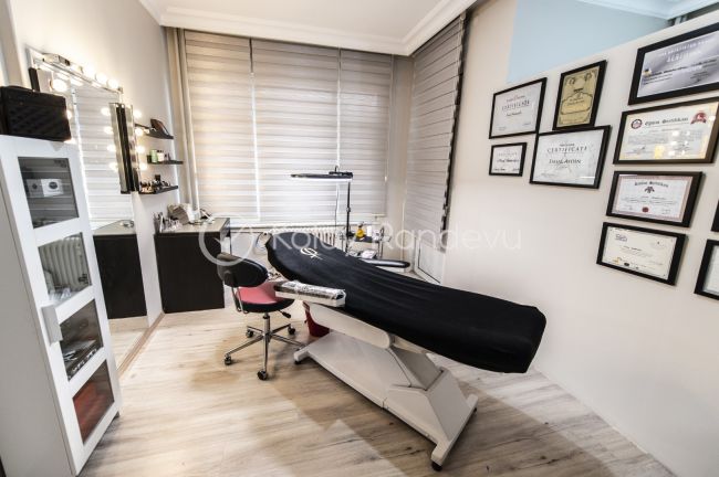 Emsal Arabacıoğlu Makeup resim 1
