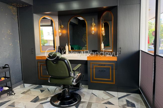 Ahmet Evren Barber's Man resim 1
