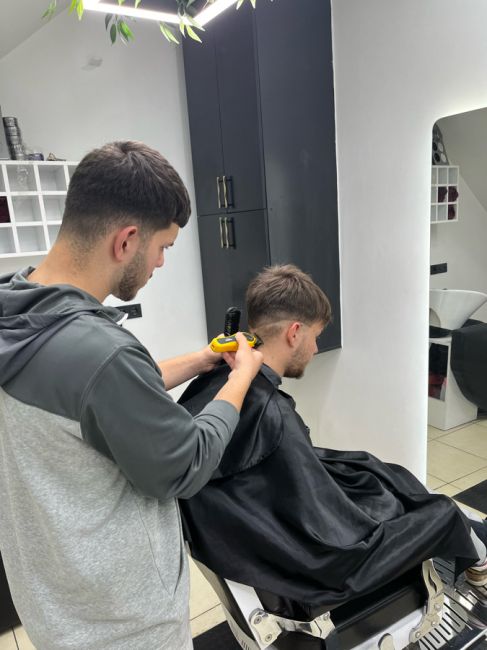 Umut Barber resim 1