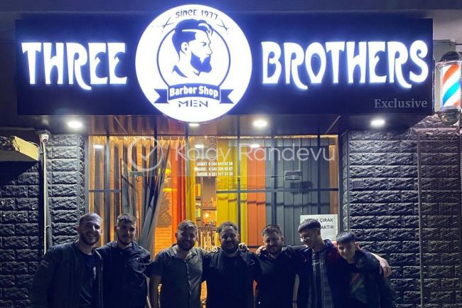 Three Brothers resim 1