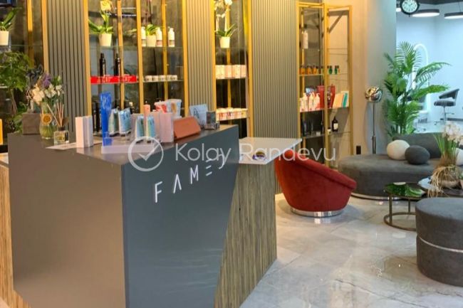 Famed Unisex Hair Saloon resim 1