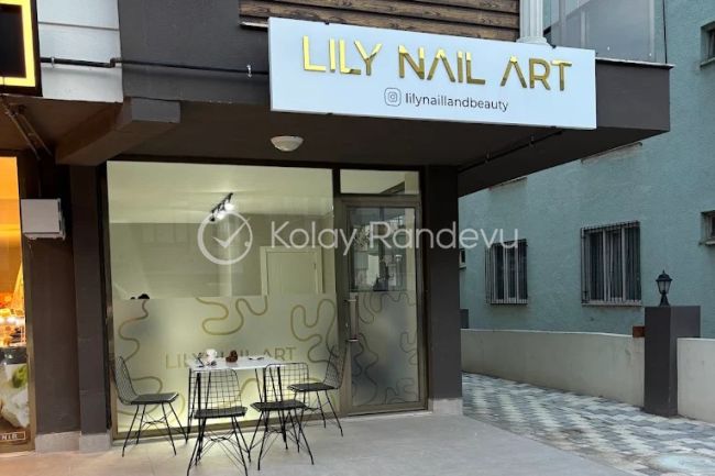 Lily Nail Art resim 1